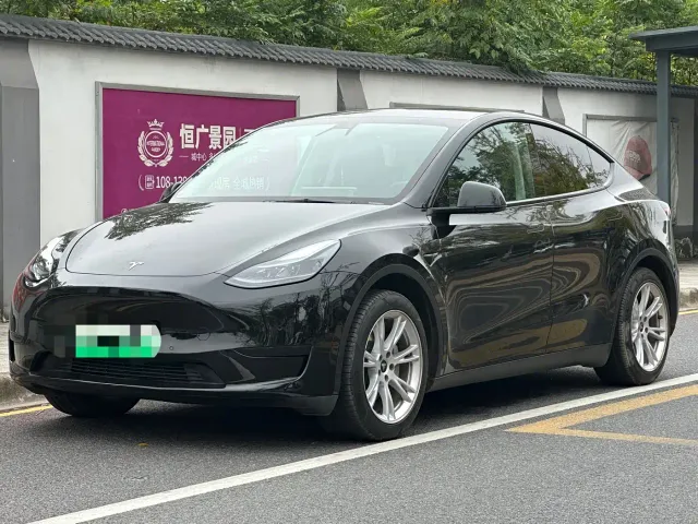 Фотография автомобиля — Tesla Model Y
