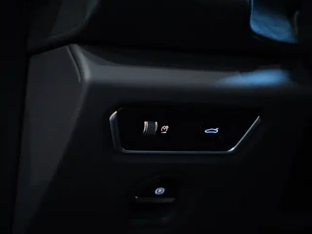 Lotus Emira — Фото автомобиля 19