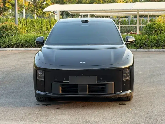 Li Auto i6 — Фото автомобиля 2