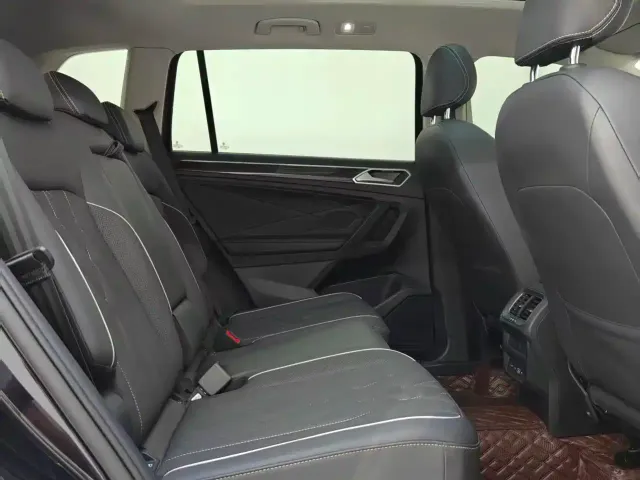 Volkswagen Tiguan L — Фото автомобиля 19