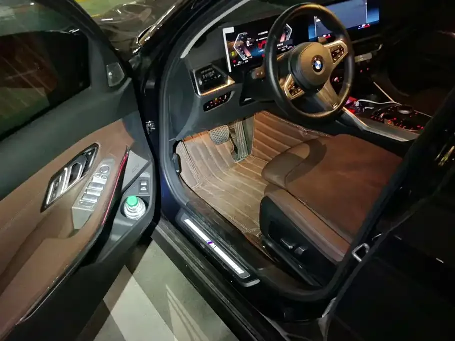 BMW BMW 3 Series 2023 325Li M Sport Black Night Package — Фото автомобиля 9