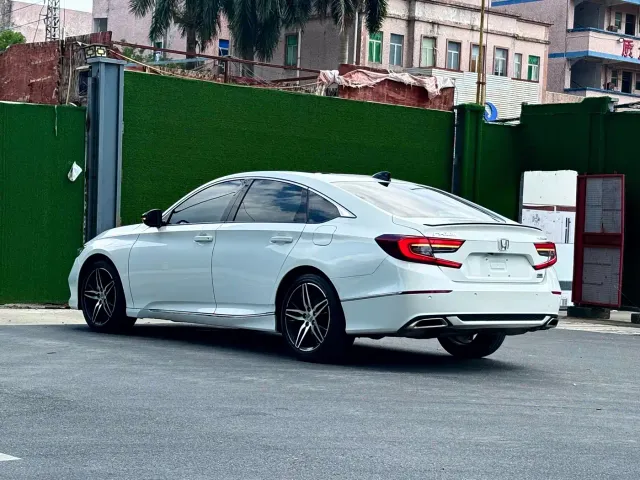Honda Accord — Фото автомобиля 6