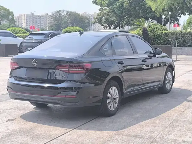Volkswagen Lavida — Фото автомобиля 21