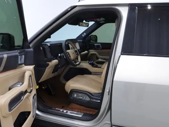 BYD FangChengBao Leopard 8 — Фото автомобиля 11