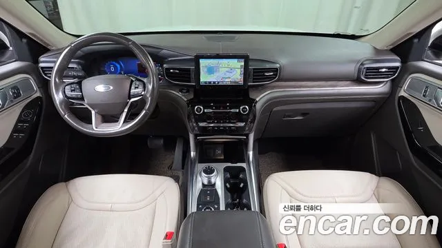 Ford Explorer — Фото автомобиля 10