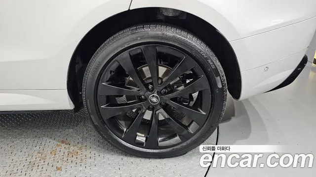 Land Rover Range Rover Sport — Фото автомобиля 6