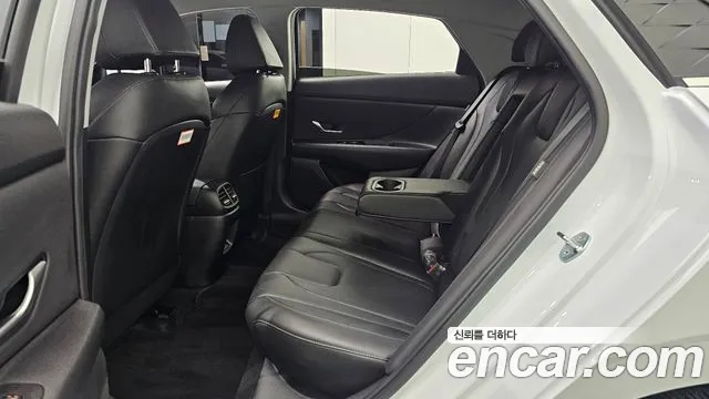 Hyundai Avante CN7 — Фото автомобиля 12