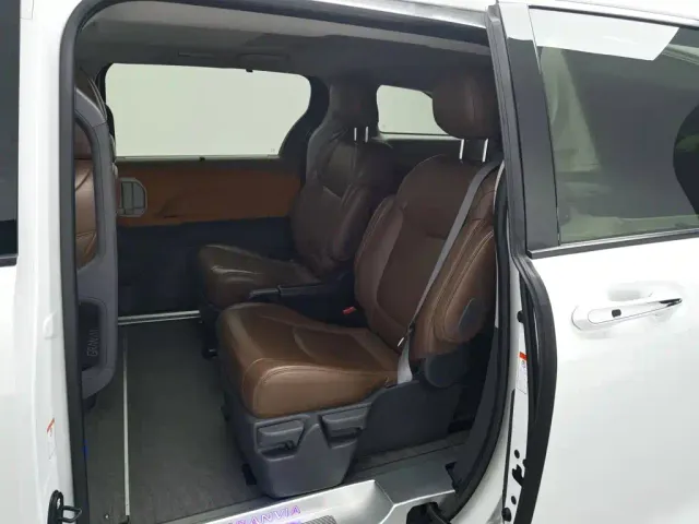 Toyota Granvia — Фото автомобиля 15
