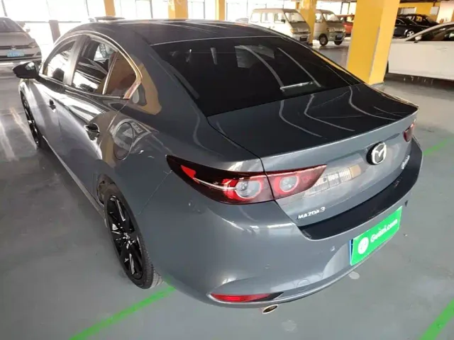 Mazda Axela — Фото автомобиля 4