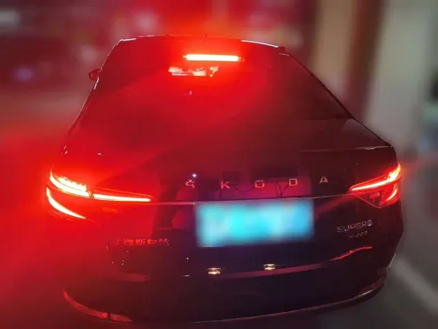 Skoda Superb — Фото автомобиля 5