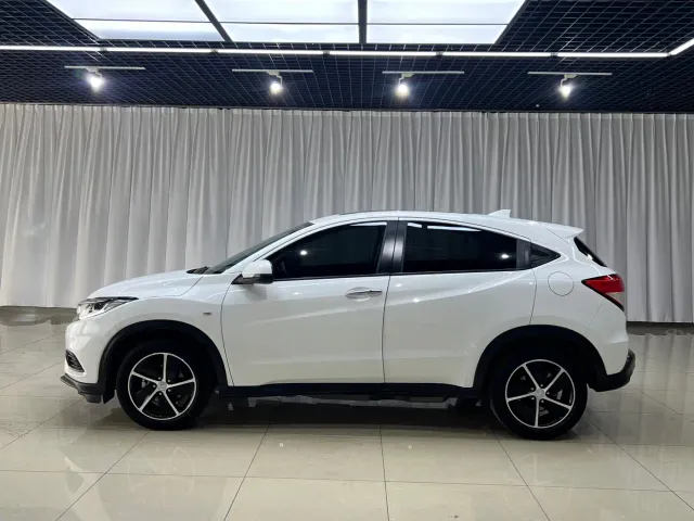 Honda Vezel — Фото автомобиля 3