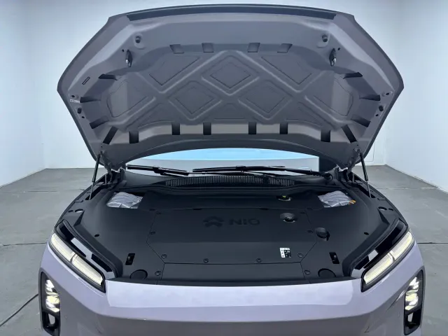 Nio ET5 — Фото автомобиля 10