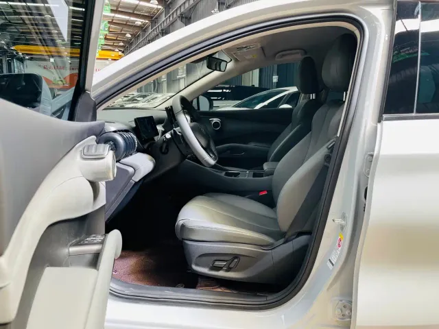 BYD Yuan PLUS — Фото автомобиля 23