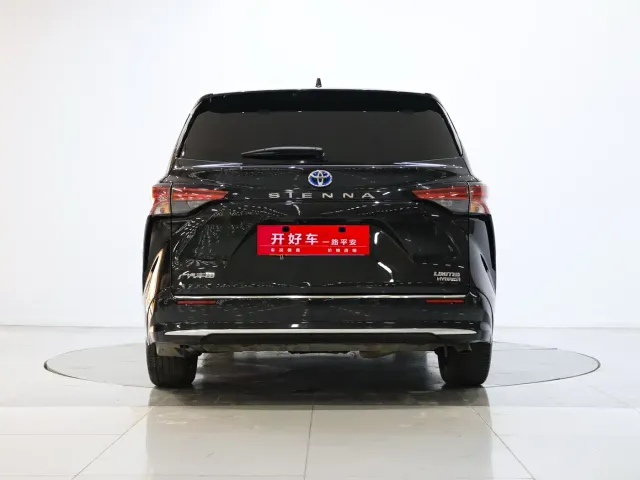 Toyota Sienna — Фото автомобиля 3