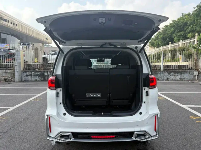 GAC Trumpchi M8 — Фото автомобиля 18