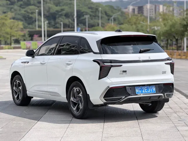 Hongqi HS3 — Фото автомобиля 6