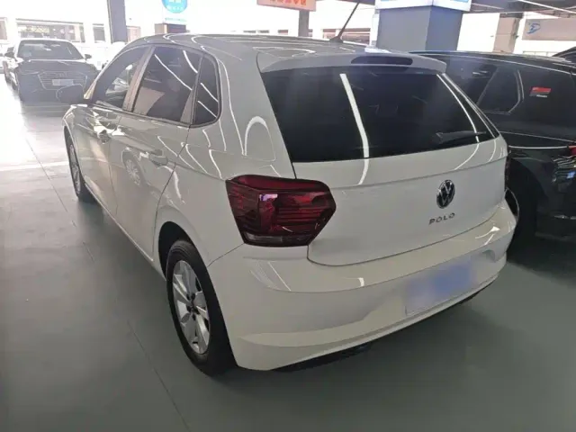 Volkswagen Polo — Фото автомобиля 4