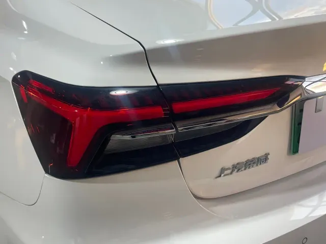 Roewe i6 MAX EV — Фото автомобиля 23