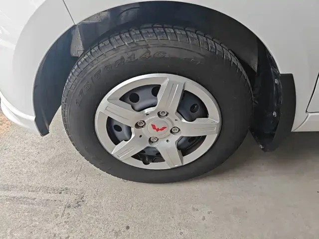 Wuling Hongguang — Фото автомобиля 22