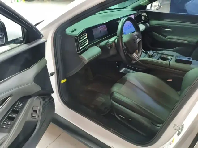 BYD Qin L 2024 DM-i 120KM Leading — Фото автомобиля 15