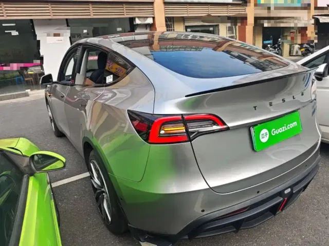 Tesla Model Y — Фото автомобиля 4