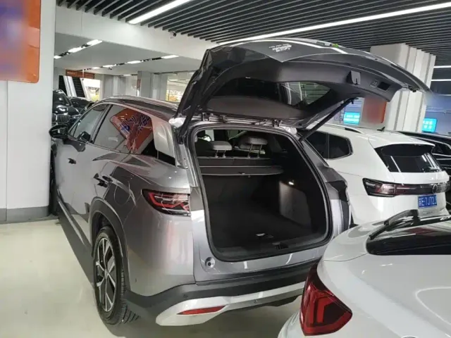 BYD Song L DM-i — Фото автомобиля 18
