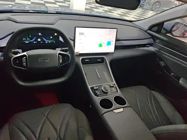 Geely Galaxy L6 — Фото автомобиля 12