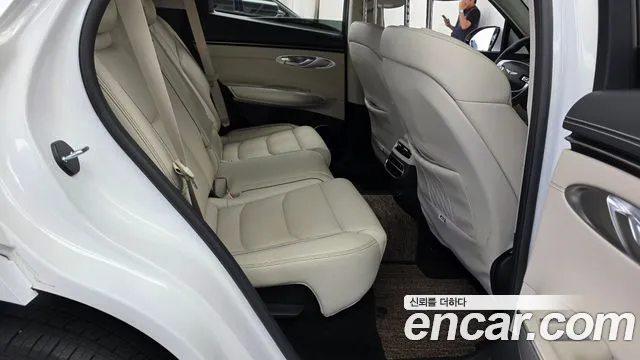 Genesis GV70 — Фото автомобиля 17