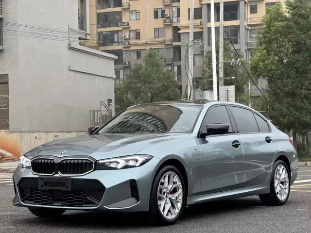 Фотография автомобиля — BMW 3 Series