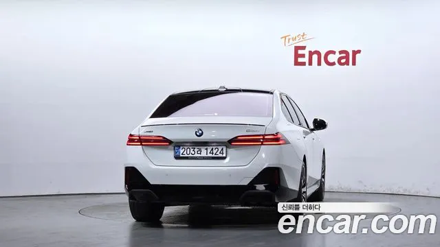 BMW 5-Series 5 серия (G60) 530i xDrive M Sport Pro Special Edition — Фото автомобиля 4