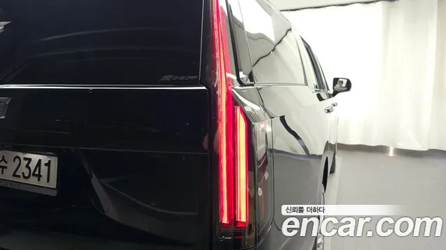 Cadillac Escalade — Фото автомобиля 8