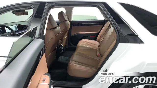 Hyundai Grandeur GN7 — Фото автомобиля 12