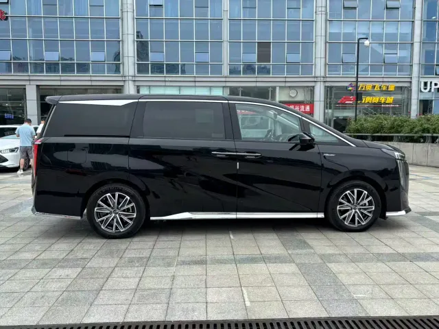 GAC Trumpchi M8 — Фото автомобиля 6