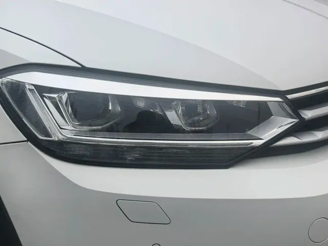 Volkswagen Touran — Фото автомобиля 6