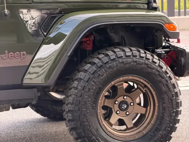 Jeep Wrangler — Фото автомобиля 20