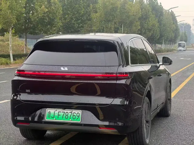 Li Auto L6 — Фото автомобиля 7