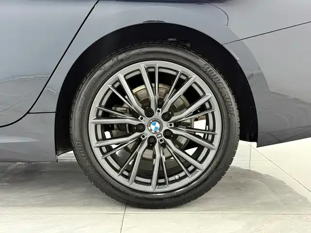 BMW 3 Series — Фото автомобиля 9
