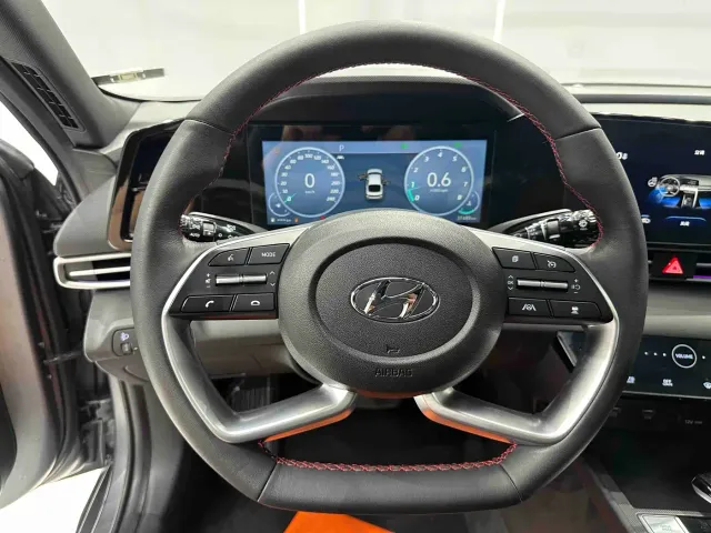 Hyundai Elantra — Фото автомобиля 11