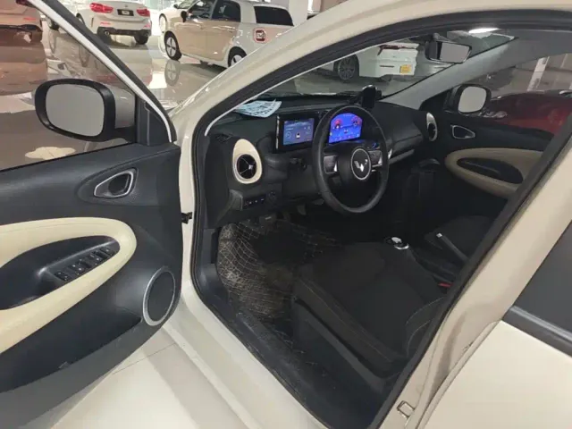 Wuling Bingo — Фото автомобиля 15