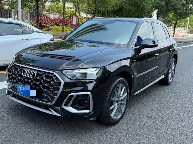 Фотография автомобиля — Audi Q5L