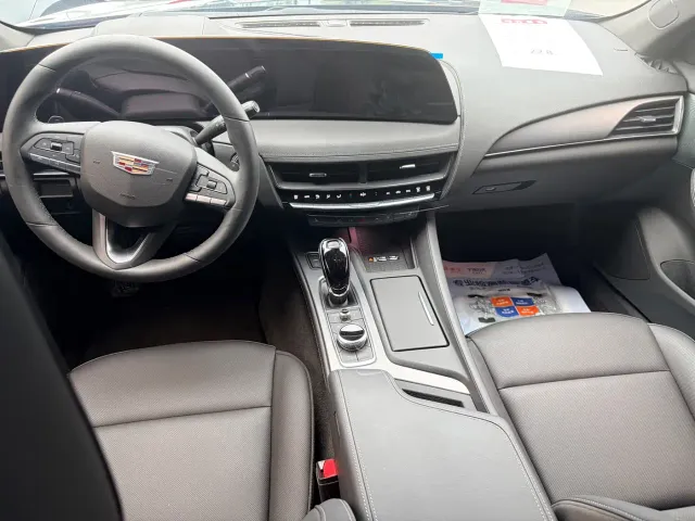 Cadillac CT5 — Фото автомобиля 11