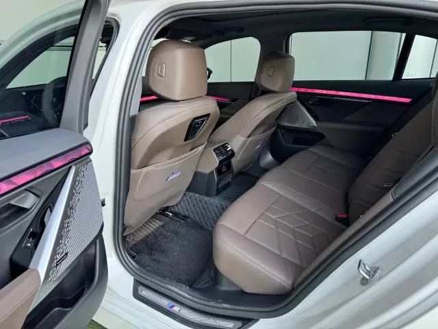 BMW 5 Series — Фото автомобиля 8