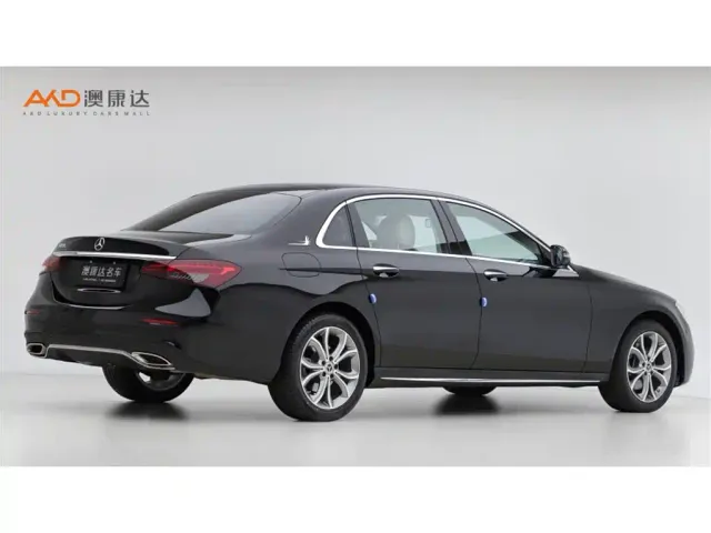 Mercedes-Benz E-Class — Фото автомобиля 3