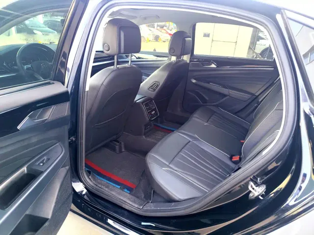Volkswagen Passat — Фото автомобиля 9