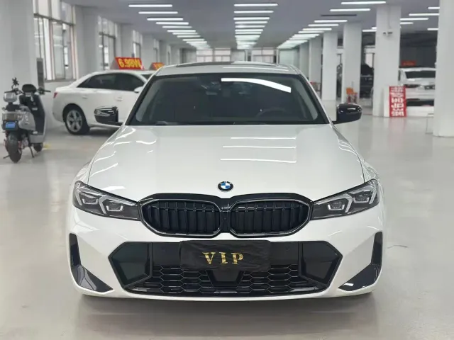 Фотография автомобиля — BMW 3 Series