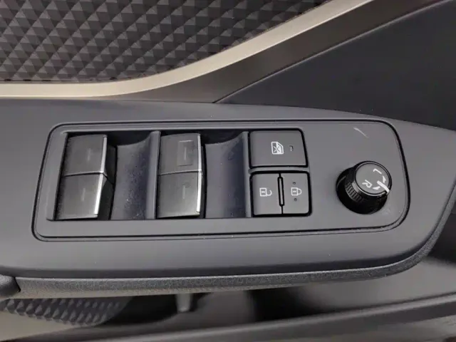 Toyota IZOA — Фото автомобиля 9