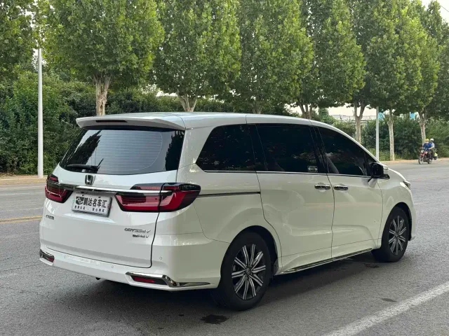 Honda Odyssey — Фото автомобиля 9