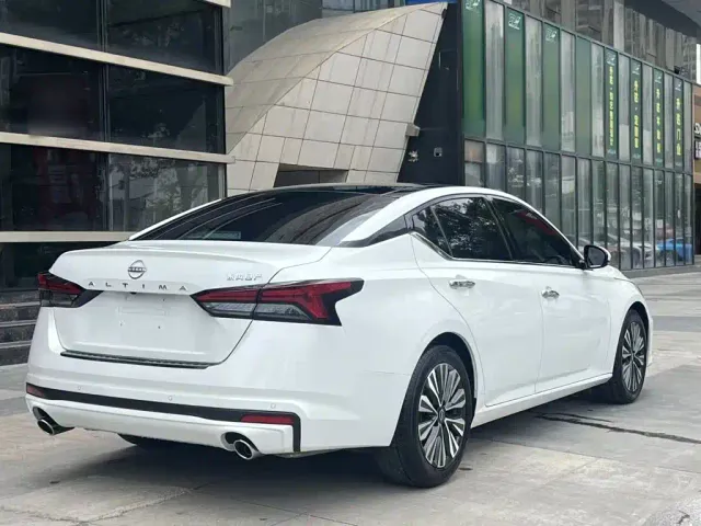Nissan Teana — Фото автомобиля 16