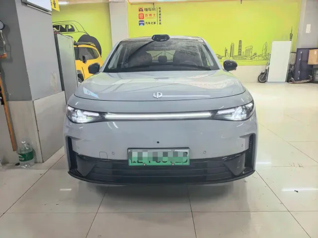 Leapmotor C10 — Фото автомобиля 2