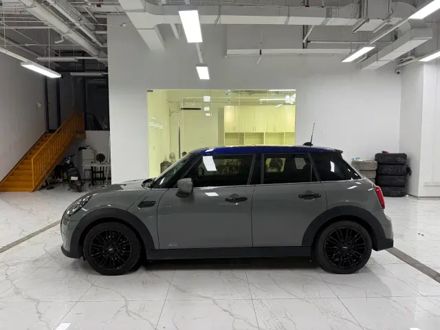 MINI Hatch — Фото автомобиля 3